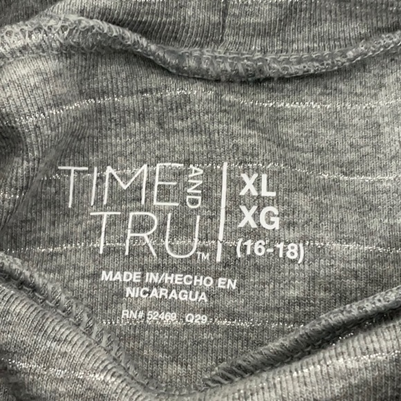 Time and Tru women’s turtleneck top with glittery stripes, size XL - Picture 3 of 7